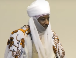 Durbar ban: Sanusi abandons horses, drives in vehicle to pay Sallah homage