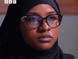 Defense of Maishanu On Professionalism and the power of listening Gaze